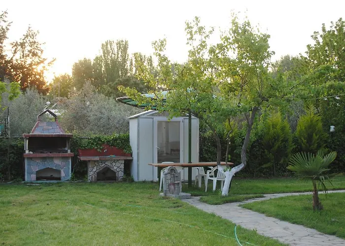 Fernando Guest house Ofrinion