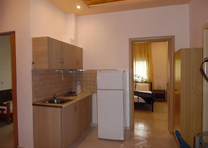 Fernando Guest house Ofrinion